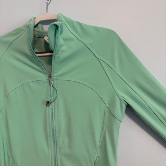 Lululemon Nulu Cropped Define Jacket Size 4 - Picture 2 of 10
